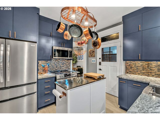 224 Nw 20TH Ave, Portland, OR 97209