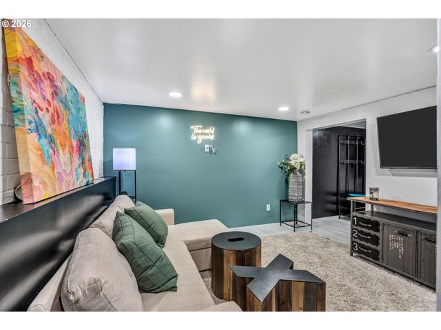 224 Nw 20TH Ave, Portland, OR 97209