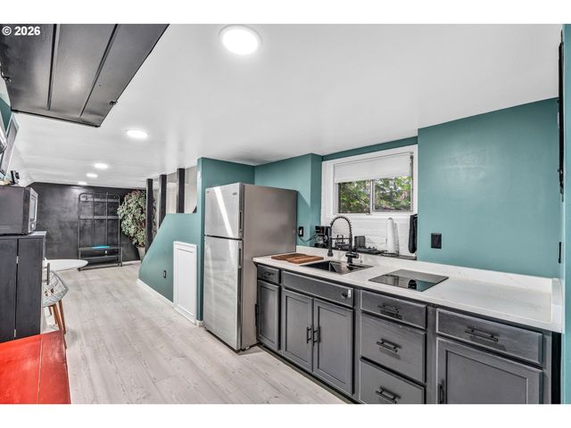 224 Nw 20TH Ave, Portland, OR 97209