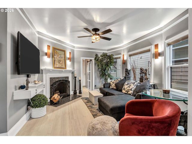 224 Nw 20TH Ave, Portland, OR 97209