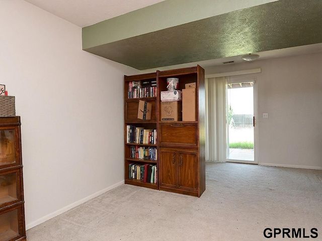 5922 S 186Th Avenue, Omaha, NE 68135