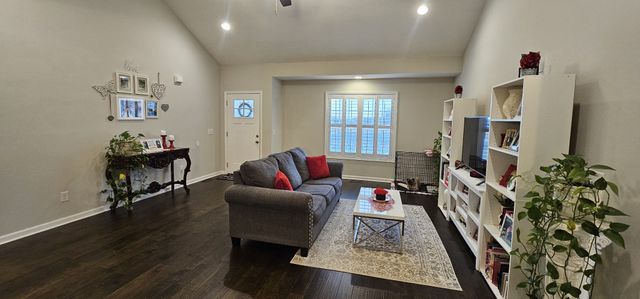 221 Northup Rd, Portland, TN 37148