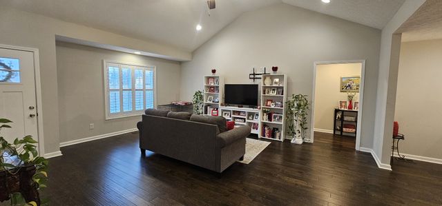 221 Northup Rd, Portland, TN 37148