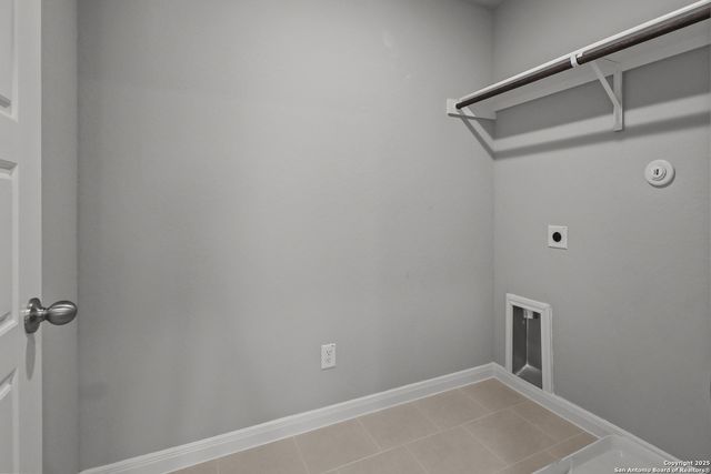 285 W Quill Dr Building 6, San Antonio, TX 78228