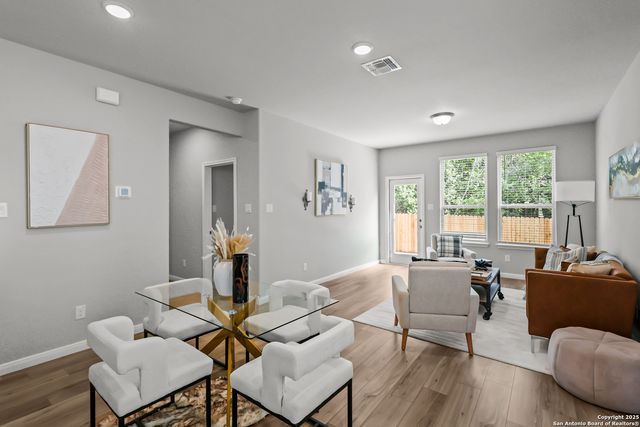 285 W Quill Dr Building 6, San Antonio, TX 78228