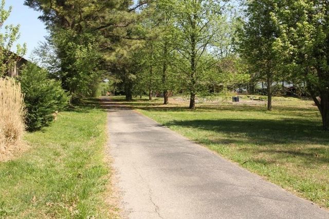 2730 Trenton Rd, Clarksville, TN 37040