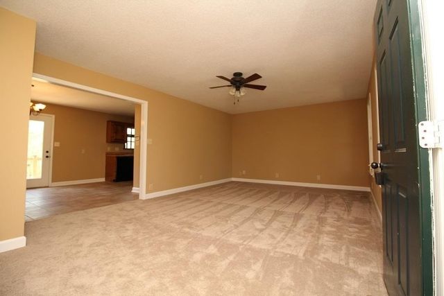 2730 Trenton Rd, Clarksville, TN 37040