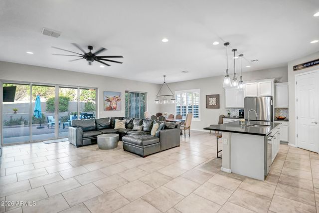 25949 N 104TH Drive, Peoria, AZ 85383