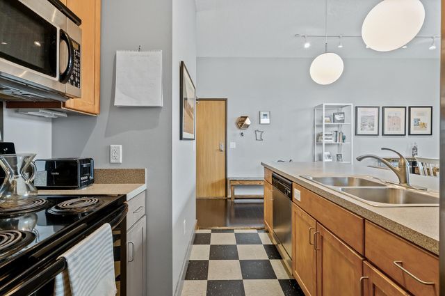 215 7th Street NE 301, Minneapolis, MN 55413