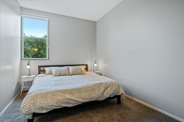 215 7th Street NE 301, Minneapolis, MN 55413