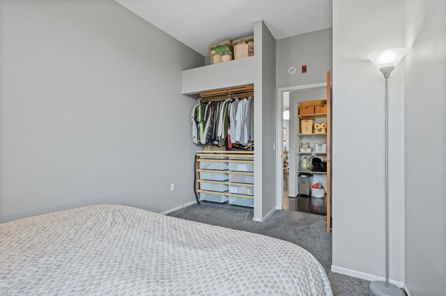 215 7th Street NE 301, Minneapolis, MN 55413