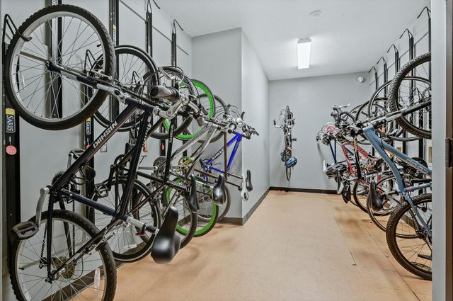 215 7th Street NE 301, Minneapolis, MN 55413