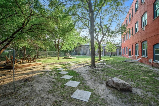 215 7th Street NE 301, Minneapolis, MN 55413