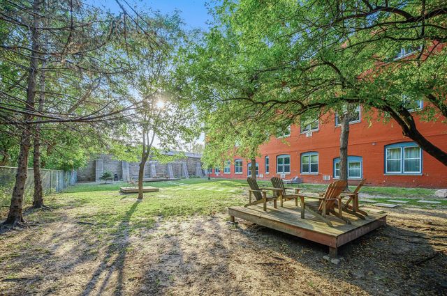 215 7th Street NE 301, Minneapolis, MN 55413