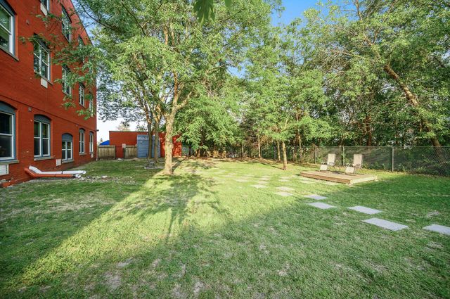 215 7th Street NE 301, Minneapolis, MN 55413