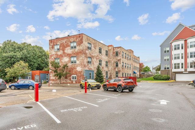 215 7th Street NE 301, Minneapolis, MN 55413