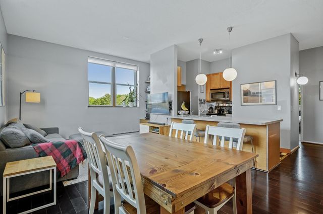 215 7th Street NE 301, Minneapolis, MN 55413