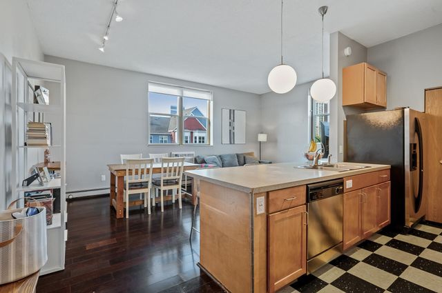 215 7th Street NE 301, Minneapolis, MN 55413