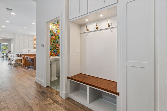 819 Hills Creek Drive, Mckinney, TX 75072