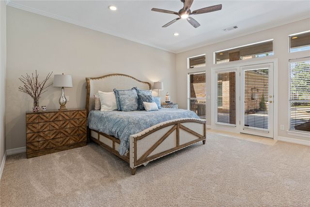 819 Hills Creek Drive, Mckinney, TX 75072