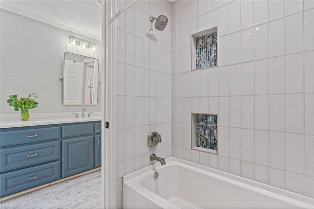 819 Hills Creek Drive, Mckinney, TX 75072