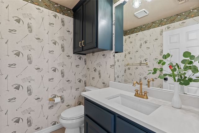 819 Hills Creek Drive, Mckinney, TX 75072