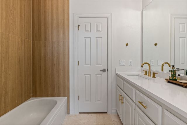 819 Hills Creek Drive, Mckinney, TX 75072