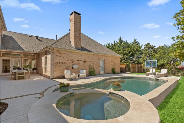 819 Hills Creek Drive, Mckinney, TX 75072