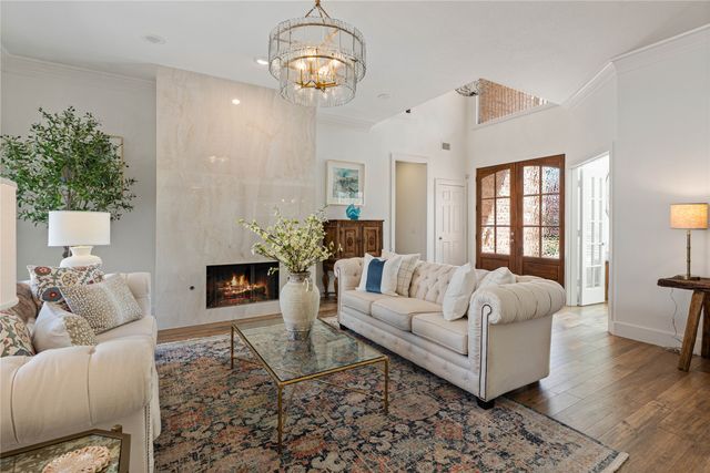 819 Hills Creek Drive, Mckinney, TX 75072