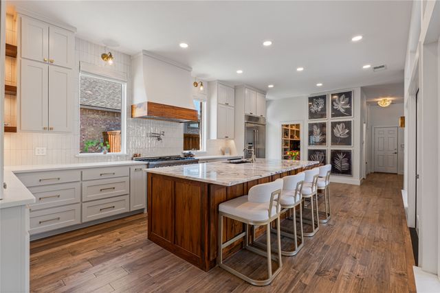 819 Hills Creek Drive, Mckinney, TX 75072