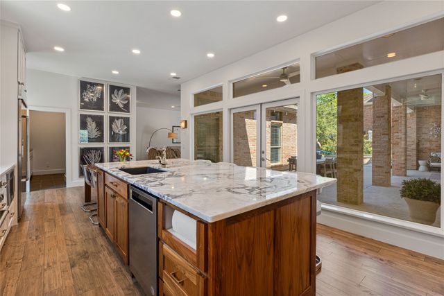 819 Hills Creek Drive, Mckinney, TX 75072