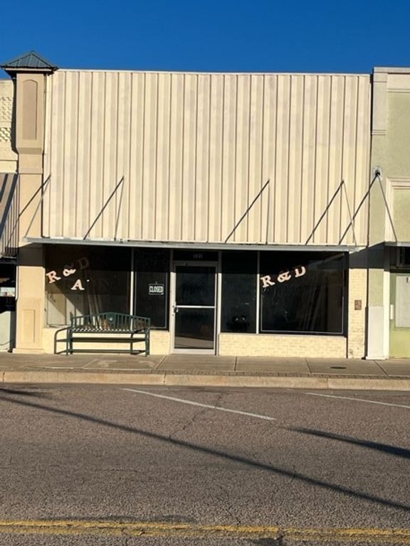 121 N Broadway Street, Tecumseh, OK 74873