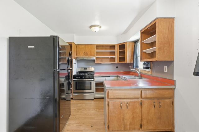 2725 Wells Street, Lake Station, IN 46405