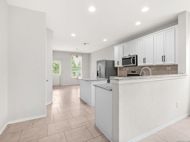 27337 Emilie Canyon, San Antonio, TX 78260