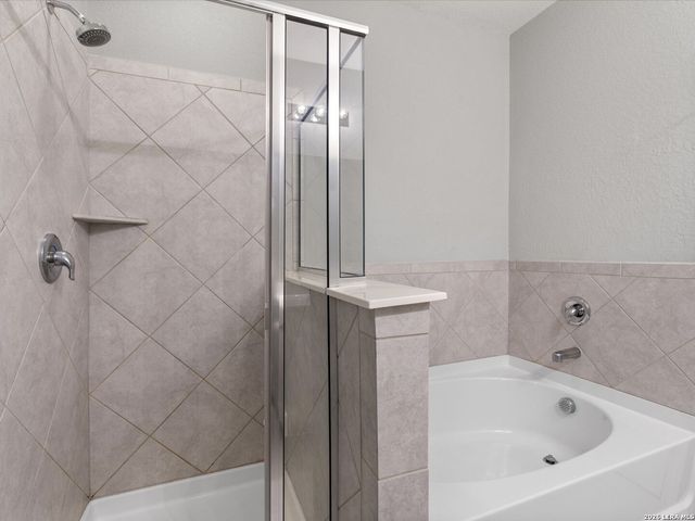27337 Emilie Canyon, San Antonio, TX 78260