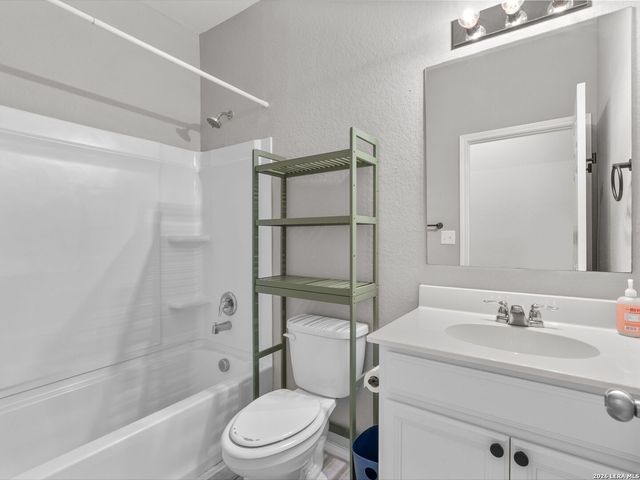 27337 Emilie Canyon, San Antonio, TX 78260