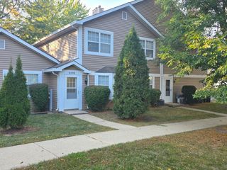 400 N CAMBRIDGE Drive 400, Palatine, IL 60067