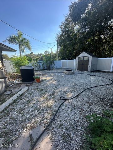 2330 SE 8th TER, Cape Coral, FL 33990