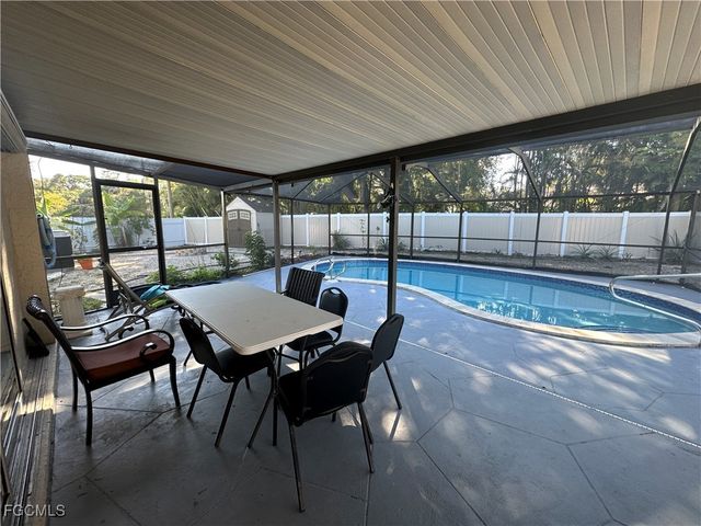 2330 SE 8th TER, Cape Coral, FL 33990