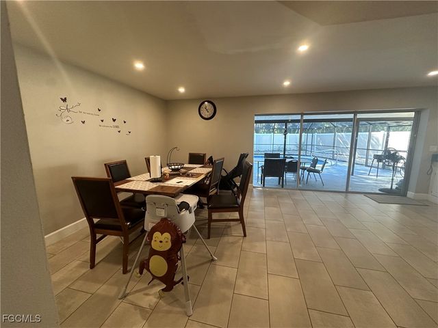 2330 SE 8th TER, Cape Coral, FL 33990