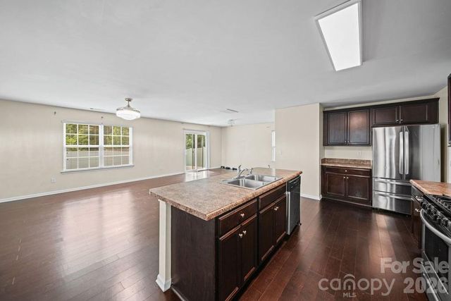 9539 Kendall Drive, Charlotte, NC 28214