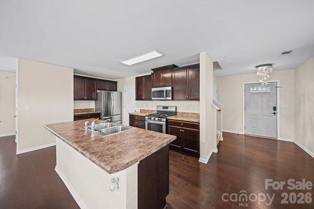 9539 Kendall Drive, Charlotte, NC 28214