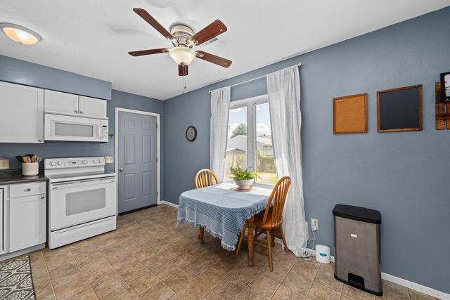 909 Ash Drive, Colona, IL 61241