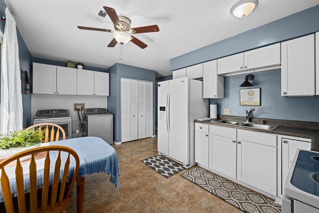 909 Ash Drive, Colona, IL 61241
