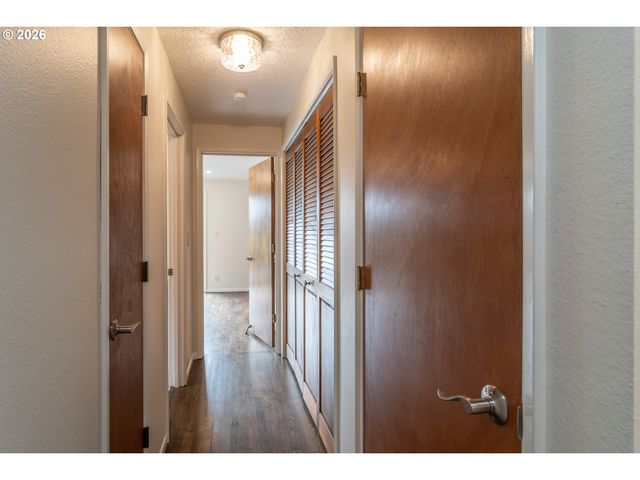 1754 Nw UTAH Dr, Roseburg, OR 97471