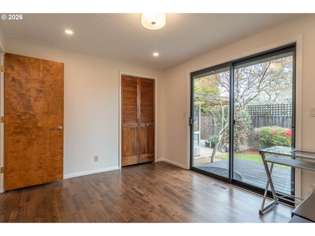 1754 Nw UTAH Dr, Roseburg, OR 97471