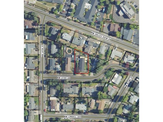 1754 Nw UTAH Dr, Roseburg, OR 97471