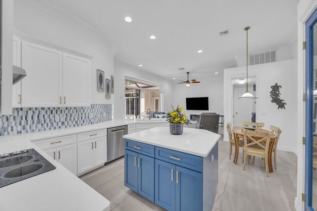 1413 W Island Club Square, Vero Beach, FL 32963