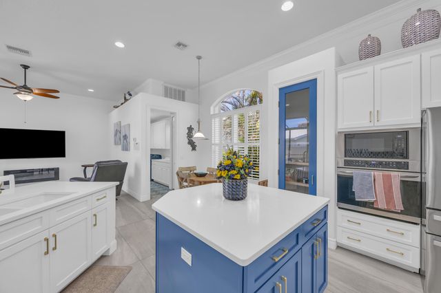 1413 W Island Club Square, Vero Beach, FL 32963