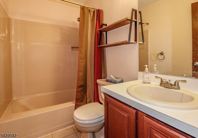 498 Auten Rd 2D, Hillsborough Twp., NJ 08844